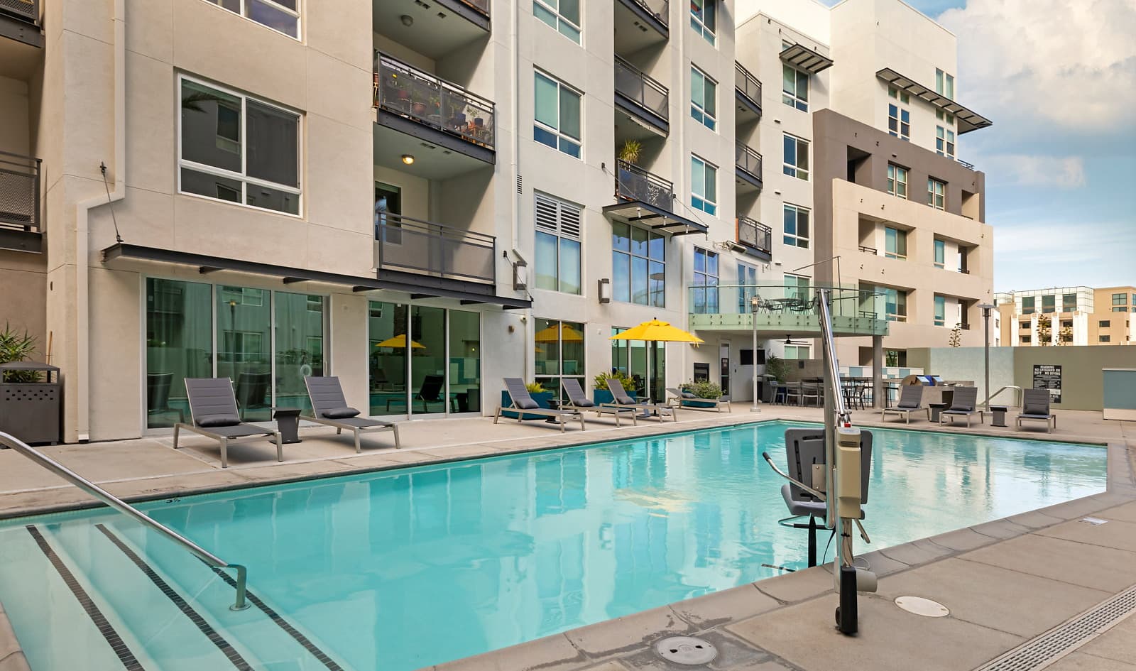 Stylish 2BR in Miracle Mile Near Museum Row photo 15