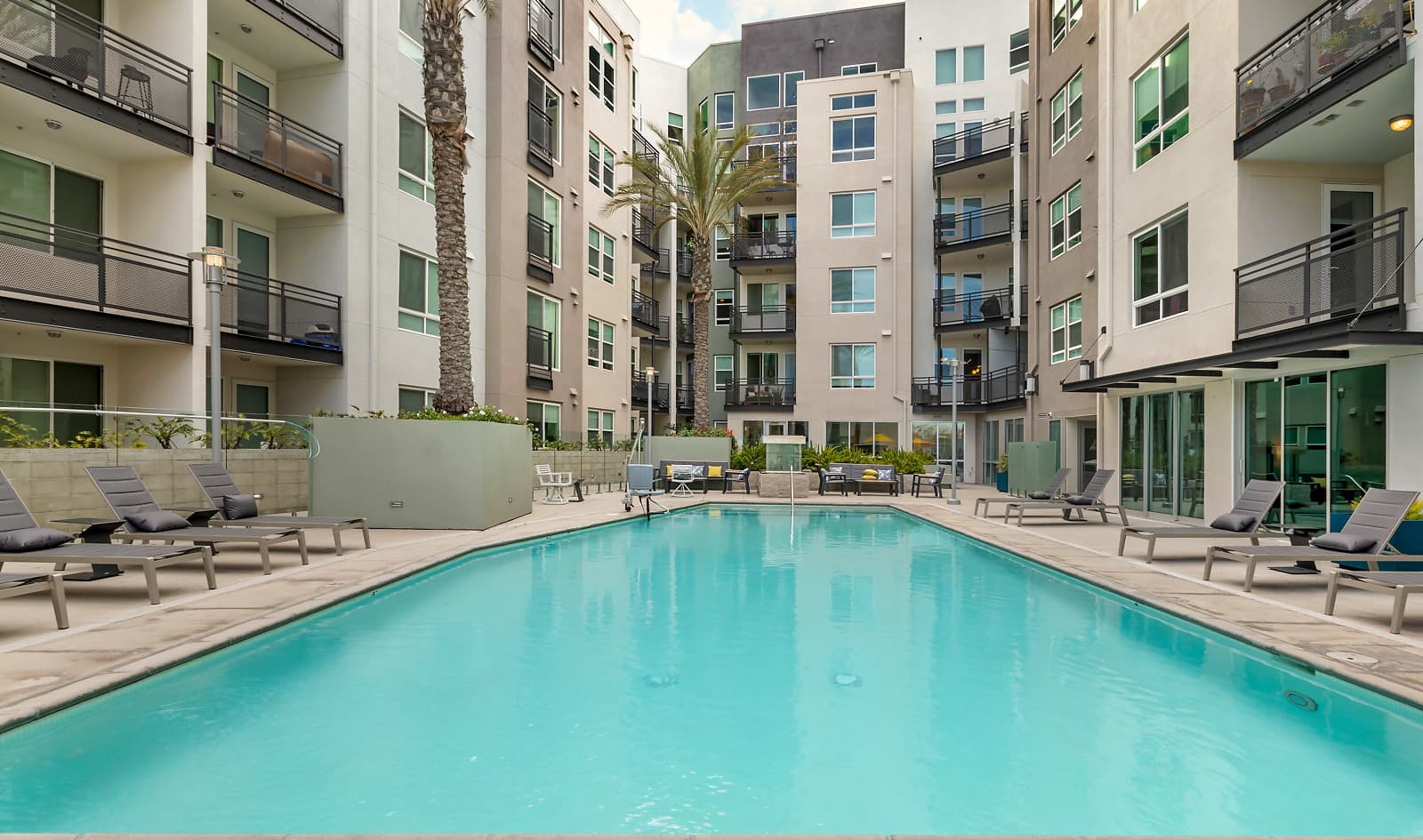 Stylish 2BR in Miracle Mile Near Museum Row photo 16
