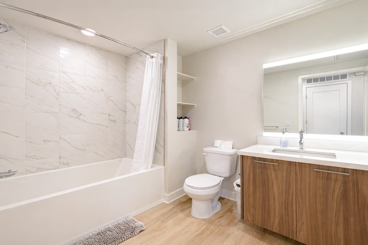 Modern Hollywood 2BR Near Walk of Fame