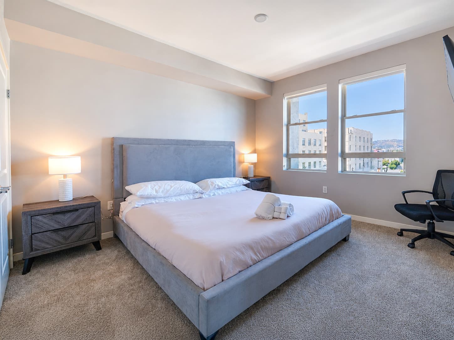 Stylish 2BR in Miracle Mile Near Museum Row
