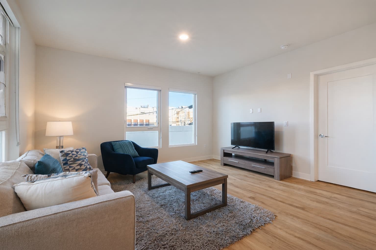 Modern Hollywood 2BR Near Walk of Fame